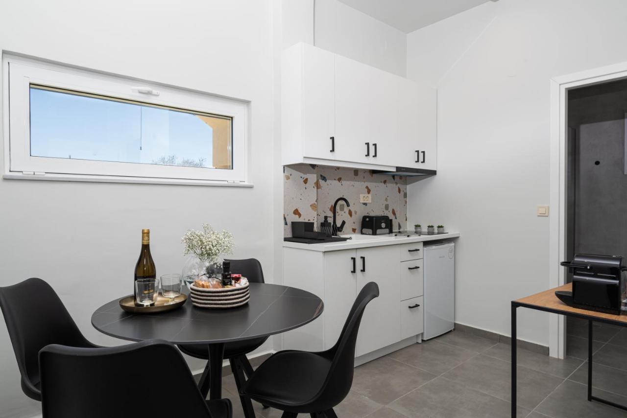 Meliora Suites Dhrapaniás Eksteriør bilde